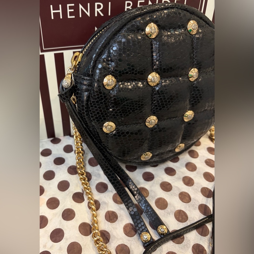 EUC! FULL INCLUSION HENRI BENDEL Black Quilted Round Crossbody with Gold Studs - Picture 11 of 14
